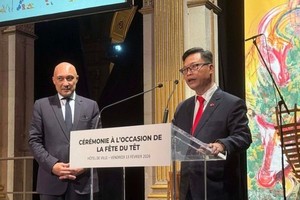 Vietnamese Tet celebrated at City Hall in Paris