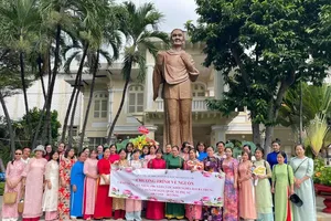 Numerous groups of visitors flock to Southern Women’s Museum