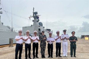 Ship 016-Quang Trung docks at Coonawarra Naval Base