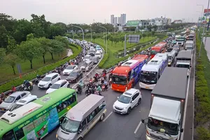 HCMC prioritizes easing traffic congestion, flood control