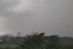 South faces dual event of extreme heat, unseasonal rain