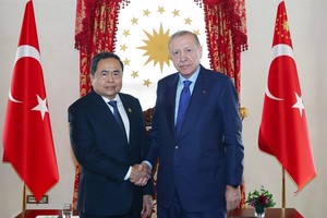 Vietnamese NA Chairman meets Turkish President