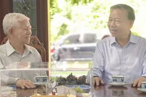 Party General Secretary To Lam visits former State President Nguyen Minh Triet