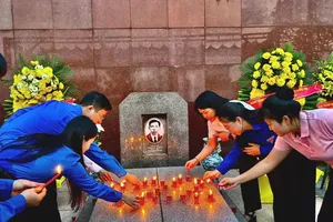 Crowds pay tribute to late Party General Secretary Tran Phu