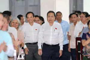 NA Chairman Tran Thanh Man meets voters in HCMC