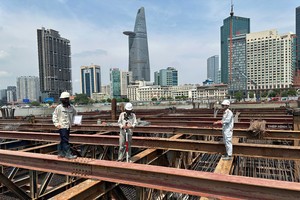 Construction unit starts first concrete pour for Saigon River pedestrian pier