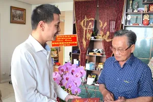 HCMC delegation visits outstanding scientists