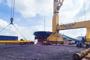 Can Tho seeks solutions to become Mekong Delta’s logistics hub
