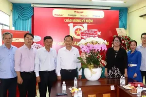 HCMC delegation visits media agency ahead of Vietnam Press Day