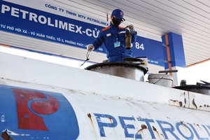 Temporary tax cuts on petrol and oil extended