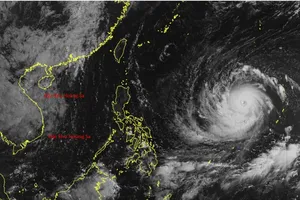 Super typhoon Bavi weakens but poses rough sea in East Sea