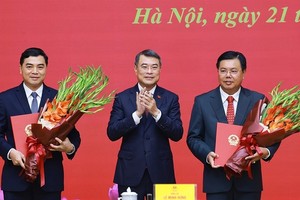 PM chairs ceremony announcing personnel changes at two ministries