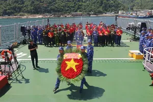 Vietnam Coast Guard pays tribute to fallen heroes