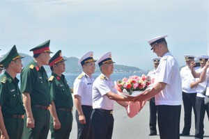 Russian naval flotilla begins visit to Vietnam