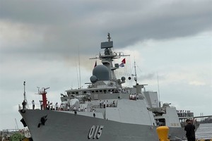 Vietnamese frigate begins exchange activities with Philippine Navy