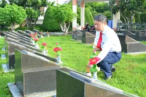 HCMC official leads tribute to fallen heroes at Rung Sac Martyrs’ Cemetery