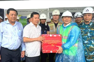 An Giang officials inspect progress of Phu Quoc airport expansion