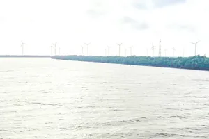 Deputy minister pushes to unblock key industrial, energy projects in Can Tho