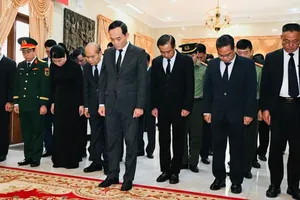 Ho Chi Minh City leaders pay tribute to Lao National Assembly President