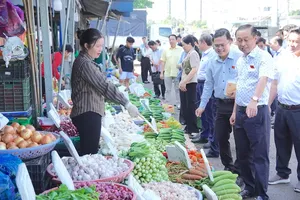 Ho Chi Minh City's three wholesale markets tasked with ensuring food safety 