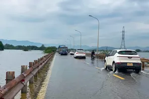 Northern rivers remain above warning level 3 while Mekong floods rise