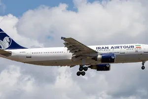 UAE tạm dừng các chuyến bay của Iran