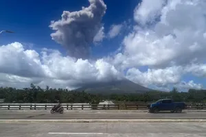 Philippines yêu cầu sơ tán người dân khu vực gần núi lửa Mayon
