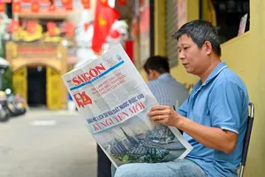 TPHCM rực rỡ cờ hoa, người dân hướng về Đại hội XIV của Đảng