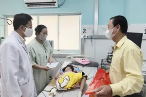 Đem Tết đến với các bệnh nhi ở bệnh viện