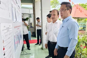 Phó Bí thư Thành ủy TPHCM Đặng Minh Thông kiểm tra công tác chuẩn bị bầu cử