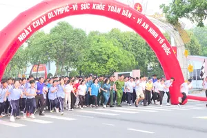 Hơn 1.500 người tham gia Ngày chạy Olympic tại phường Bến Cát, Dĩ An