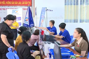 Phường Bến Cát ra mắt mô hình “Hành chính công lưu động”