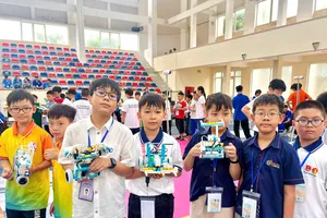 Gần 1.000 thí sinh tranh tài tại Vòng Khu vực Cuộc thi Sáng tạo Robotics 2026