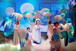 Nghệ sĩ Lê Thanh Thảo với tiết mục mở màn "Những vai diễn đầu đời" trong chương trình "Tâm hoa nghiệp Tổ". Ảnh: THÚY BÌNH