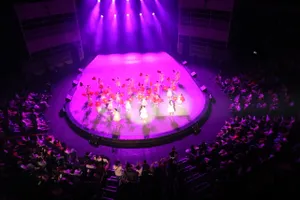 Không gian biểu diễn nghệ thuật bên trong Rạp Xiếc và Biểu diễn đa năng Phú Thọ. Ảnh: DŨNG PHƯƠNG