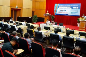 Quang cảnh buổi tọa đàm. Ảnh: HOÀNG HÙNG