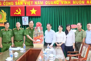 Lãnh đạo TPHCM chúc tết lực lượng vũ trang  ​