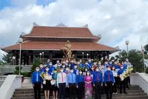 Tuyên dương 174 gương “Cán bộ, công chức, viên chức trẻ, giỏi, thân thiện”  năm 2021