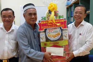 Thăm, chúc mừng cộng đồng Hồi giáo nhân Đại lễ Raya Idil Adha Hồi lịch 1443 - Dương lịch 2022