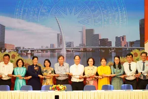 Quận 1 thi đua vượt khó hoàn thành các chỉ tiêu năm 2023