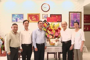 Lãnh đạo TPHCM thăm, chúc mừng Ngày Thầy thuốc Việt Nam
