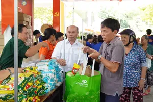 Nghĩa tình “Phiên chợ 0 đồng” ở phường Hiệp Bình