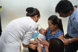 Tiêm chủng cho trẻ tại Trung tâm tiêm chủng VNVC Hoàng Văn Thụ