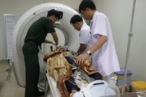 Các bác sĩ đang tích cực điều trị cho bệnh nhân