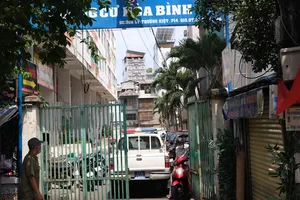 195 người tiếp xúc gần với bệnh nhân 48 cư trú tại chung cư Hòa Bình có kết quả xét nghiệm âm tính