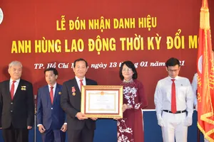 Bệnh viện Nhân dân 115  đón nhận danh hiệu Anh hùng Lao động thời kỳ đổi mới 