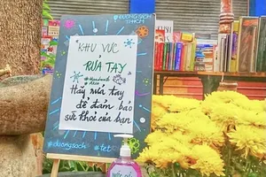 Các hoạt động tại đường hoa, đường sách Tết trên đường Nguyễn Huệ không tổ chức lễ khai mạc, chỉ mở cửa từ 8 giờ đến 17 giờ