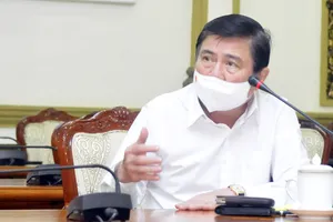 Tổ chức giãn cách mật độ mua sắm tại trung tâm thương mại, chợ đêm, chợ truyền thống, chợ đầu mối