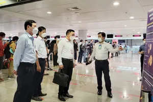 Đoàn kiểm tra công tác tuyên truyền phòng chống bệnh đậu mùa khỉ tại Cảng hàng không quốc tế Tân Sơn Nhất