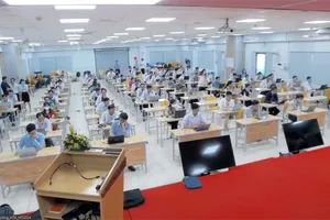 Các thí sinh tham gia hội thi tại điểm cầu Bệnh viện Nguyễn Tri Phương